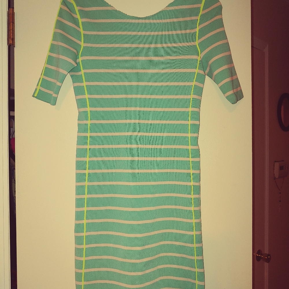 Dress - Picture 4 of 4